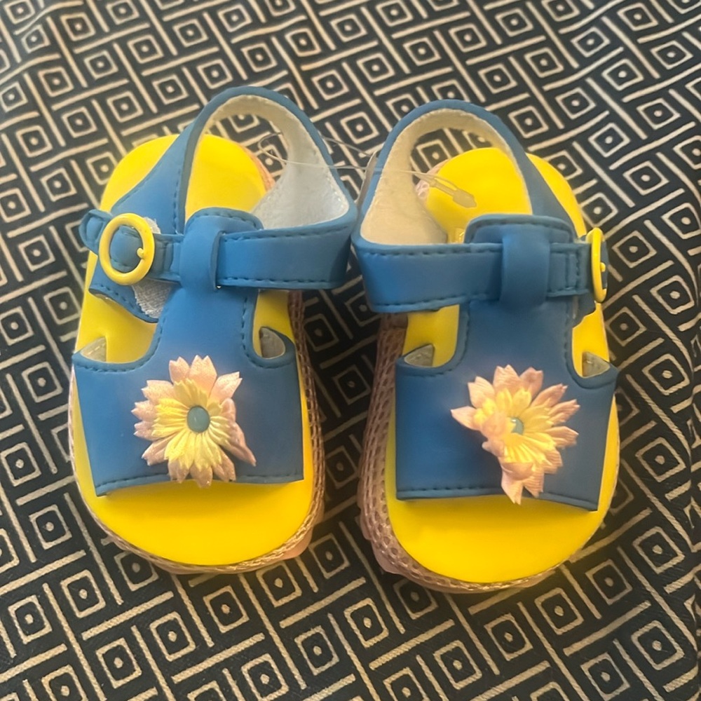 Babies sandals size 2 NWT